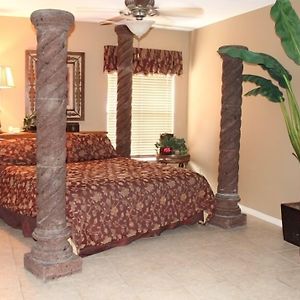 One-Bedroom King Suite